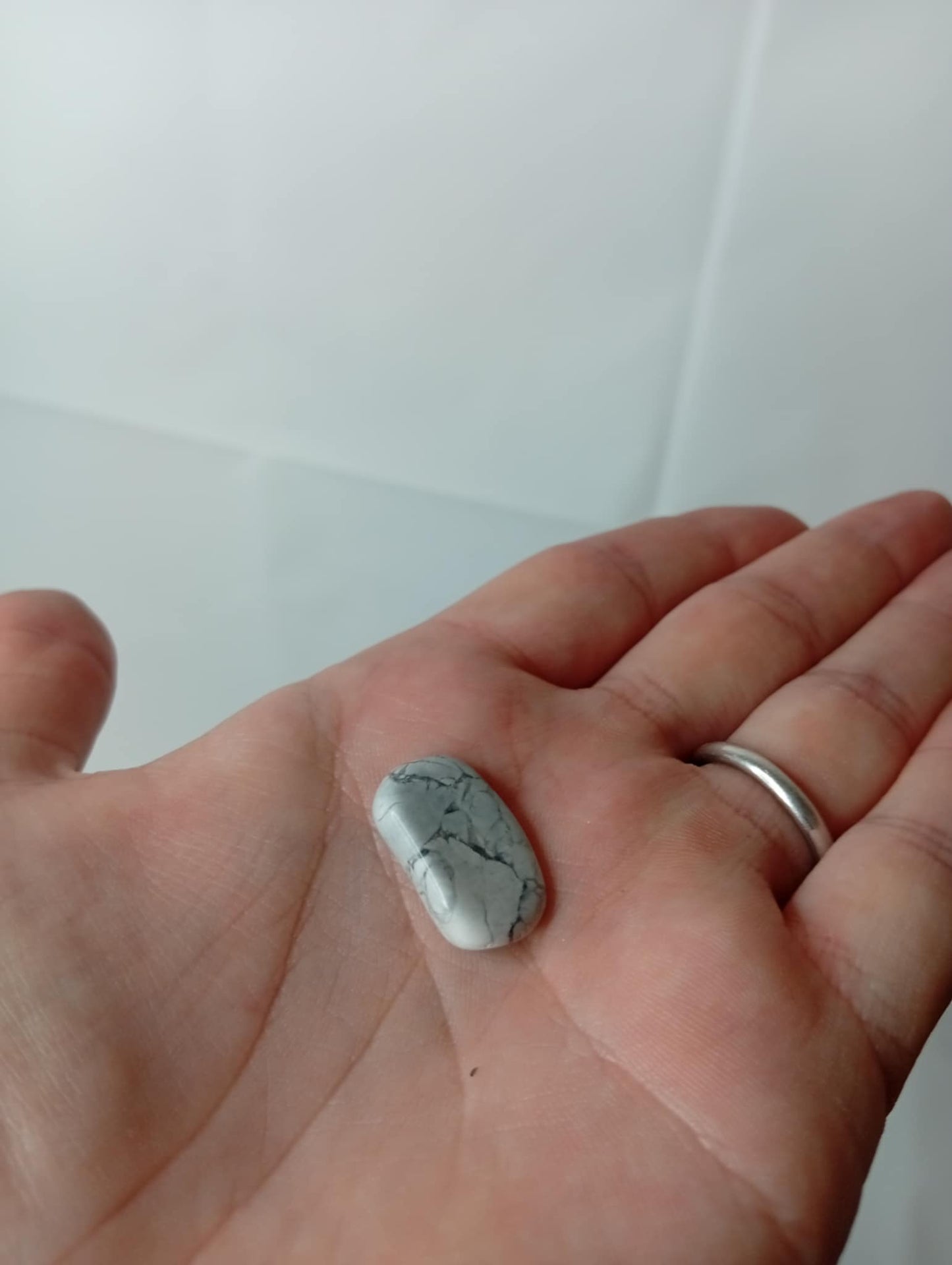 Mini Hvid howlite 1 stk